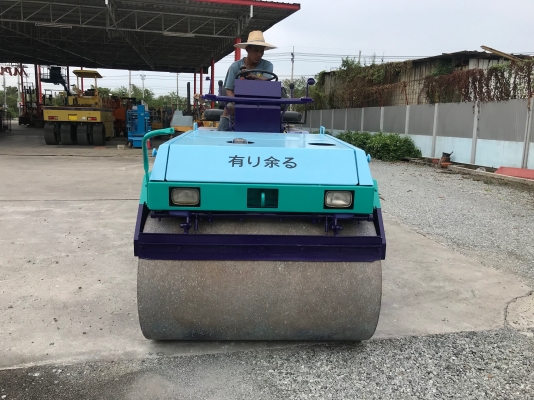 ขายรถบด4ตันKOMATSUรุ่นJV40CW-3นำเข้าญี่ปุ่นไม่เคยใช้งานในไทย หน้าเหล็กหลังยาง ขับ2เพลาเอวอ่อน เครื่อ