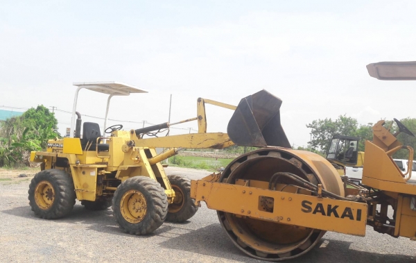 รถตักล้อยาง507 KOMATSU เอวอ่อน สภาพดี รถพร้อมใช้งาน (ไม่ใช่รถที่เขาทิ้งแล้ว)นะครับ