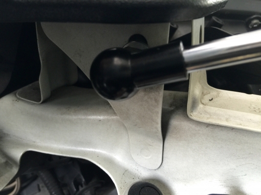 ขายโช๊คค้ำฝากระโปรงหน้ารถ TOYOTA รุ่น ALPHARD ปี08 ขายโช๊คค้ำฝากระโปรงหน้ารถ TOYOTA รุ่น ALPHARD ปี08