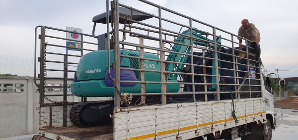 ขายด่วน295,000บาทรถแบคโฮKOMATSUโคมัสซูPC45-7รุ่นยอดนิยมสวยๆเทียบเท่าPC45เครื่องโคมัสซู4D84เครื่องดีปั่มแรงรถนอกเพิ่งนำเข้ามาใหม่ยังไม่เคยใช้งานในเมืองไทยเลย