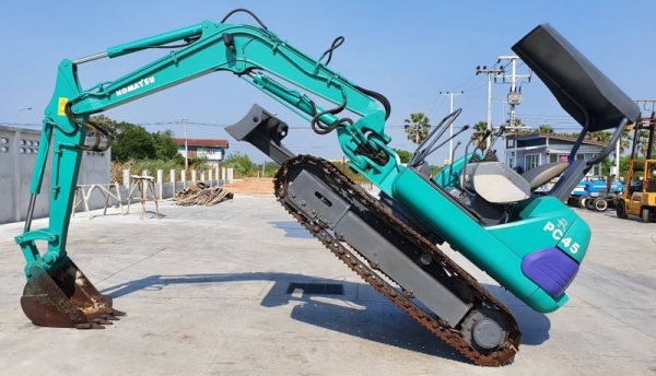 ขายด่วน295,000บาทรถแบคโฮKOMATSUโคมัสซูPC45-7รุ่นยอดนิยมสวยๆเทียบเท่าPC45เครื่องโคมัสซู4D84เครื่องดีปั่มแรงรถนอกเพิ่งนำเข้ามาใหม่ยังไม่เคยใช้งานในเมืองไทยเลย