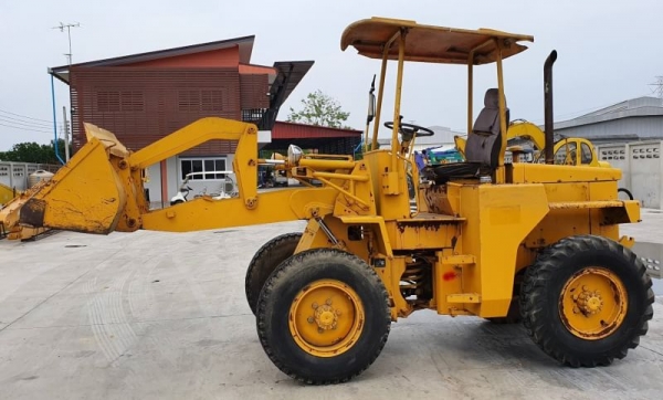 ขายด่วน255,000บาทรถตักมิสซูMS307HLเอวอ่อนขับ4ล้อรถนอกนำเข้าขนาดใหญ่ตัก1.5คิวยกสูง3เมตรเกียร์ทอร์คเครื่องดีเซล4สูบปั้มแรงเทียบเท่าโคมัสซูWA70รถเพื่งนำเข้ามายังไม่เคยใช้ในไทยเลย