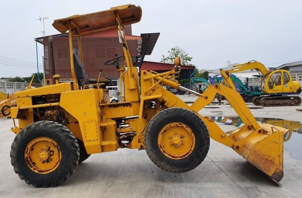 ขายด่วน255,000บาทรถตักมิสซูMS307HLเอวอ่อนขับ4ล้อรถนอกนำเข้าขนาดใหญ่ตัก1.5คิวยกสูง3เมตรเกียร์ทอร์คเครื่องดีเซล4สูบปั้มแรงเทียบเท่าโคมัสซูWA70รถเพื่งนำเข้ามายังไม่เคยใช้ในไทยเลย