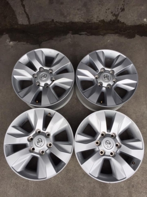 ล้อโตโยต้า17+น๊อต ล้อสวยไม่เบียดบิ่น ชุด5500บ.โทร0879050181.ส่งได้ทั่วไทย