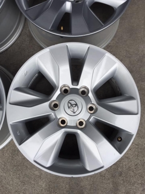 ล้อโตโยต้า17+น๊อต ล้อสวยไม่เบียดบิ่น ชุด5500บ.โทร0879050181.ส่งได้ทั่วไทย