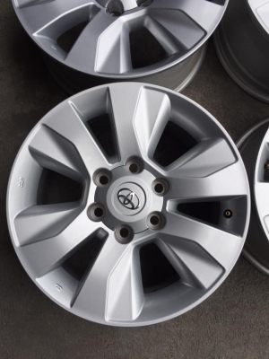 ล้อโตโยต้า17+น๊อต ล้อสวยไม่เบียดบิ่น ชุด5500บ.โทร0879050181.ส่งได้ทั่วไทย
