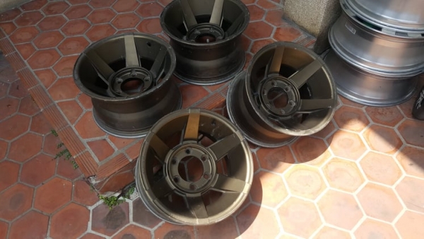 ขายล้อ 15/8.5 ของญี่ปุ่น