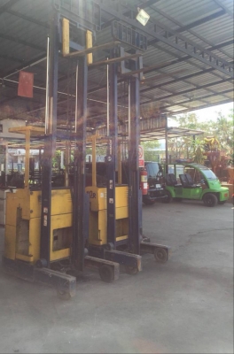 ขายรถยกโฟร์คลิฟท์ไฟฟ้ายืนขับ ยี่ห้อ KOMAT'SU 2 คัน ขายรถยกโฟร์คลิฟท์ไฟฟ้ายืนขับ ยี่ห้อ KOMAT'SU 2 คัน