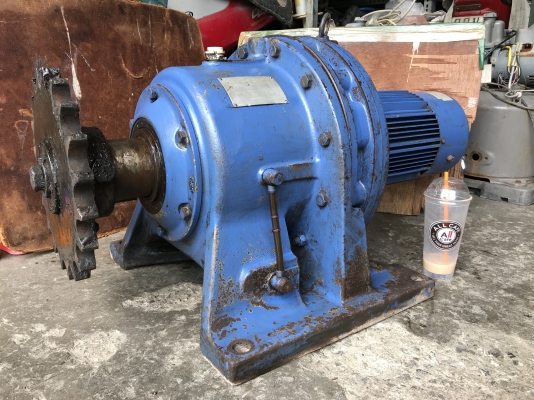 ขายมอเตอร์เกียร์ Cycro drive Sumitomo 7.5HP. 380V made in Japan อัตราทด 1:87 เพลาออกประมาณ 16รอบต่อนาที รุ่นหัวใหญ่แรงบิดเยอะ หมุนนิ่ม พร้อมใช้งาน