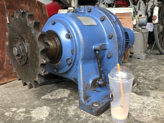 ขายมอเตอร์เกียร์ Cycro drive Sumitomo 7.5HP. 380V made in Japan อัตราทด 1:87 เพลาออกประมาณ 16รอบต่อนาที รุ่นหัวใหญ่แรงบิดเยอะ หมุนนิ่ม พร้อมใช้งาน