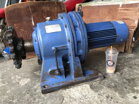 ขายมอเตอร์เกียร์ Cycro drive Sumitomo 7.5HP. 380V made in Japan อัตราทด 1:87 เพลาออกประมาณ 16รอบต่อนาที รุ่นหัวใหญ่แรงบิดเยอะ หมุนนิ่ม พร้อมใช้งาน