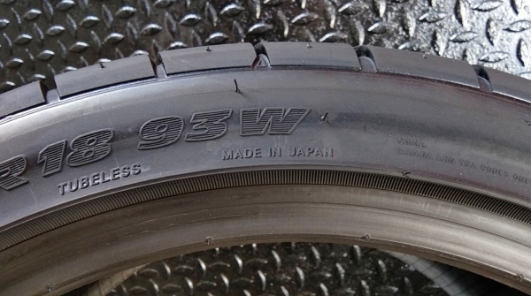 TOYO R1R 265/35ZR18 ยางซอฟญี่ปุ่น ยางใหม่ปี19 TOYO R1R 265/35ZR18 ยางซอฟญี่ปุ่น ยางใหม่ปี19