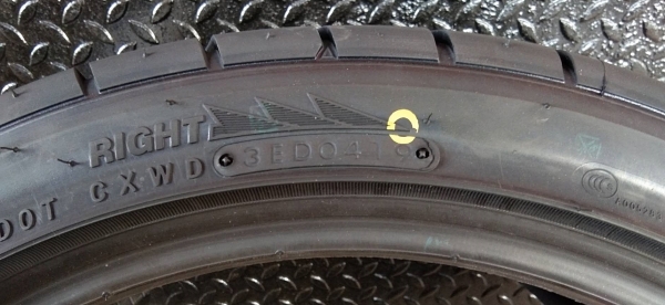 TOYO R1R 265/35ZR18 ยางซอฟญี่ปุ่น ยางใหม่ปี19 TOYO R1R 265/35ZR18 ยางซอฟญี่ปุ่น ยางใหม่ปี19