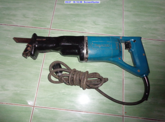 ขายเครื่องเลื่อยไฟฟ้าแบบเตะ makita jr3000v