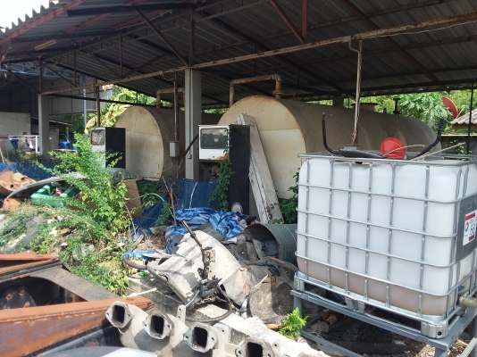 ขายถังน้ำมันมีจำนวน 2 ใบ