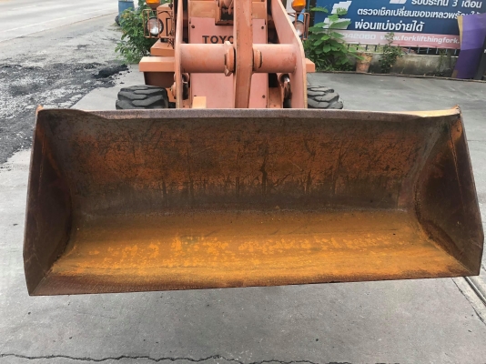 ขายรถตักเอวอ่อนตักหินตักทราย ขายรถตักเอวอ่อนตักหินตักทราย