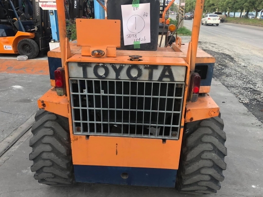 ขายรถตักเอวอ่อนตักหินตักทราย ขายรถตักเอวอ่อนตักหินตักทราย