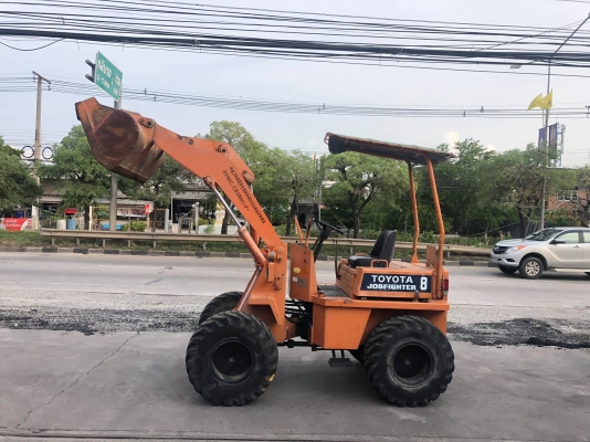 ขายรถตักเอวอ่อนตักหินตักทราย ขายรถตักเอวอ่อนตักหินตักทราย