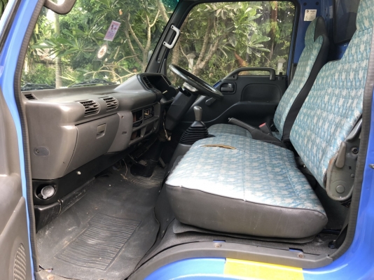 ขายรถ 6 ล้อ NKR 130 โบว์ รถห้าง ปี 46 ราคา 325,000