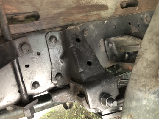 ขายรถ 6 ล้อ NKR 130 โบว์ รถห้าง ปี 46 ราคา 325,000