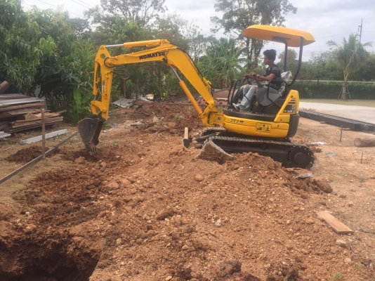 ขายรถแบคโฮKOMATSUรุ่นPC27MR-1นำเข้าญี่ปุ่น