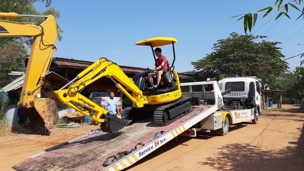 ขายรถแบคโฮKOMATSUรุ่นPC27MR-1นำเข้าญี่ปุ่น