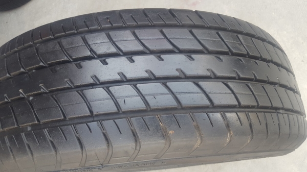 ขายยาง\% 185/60/15 ปี 1917 DUNLOP  4 เส้น