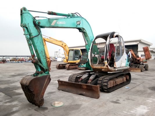 แบคโฮ KOBELCO SK60-2 นำเข้าญี่ปุ่น เครื่องยังแน่น พร้อมทำงานนะคะ สนใจติดต่อ ผึ้ง 095-0563605