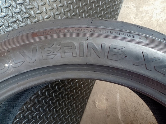 WOLVERINE X401 245/45R18 ปี19 ราคาเส้นละ 3,250 บาท WOLVERINE X401 245/45R18 ปี19 ราคาเส้นละ 3,250 บาท