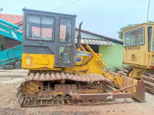 ขายจ้า..รถดันดิน KOMATSU D20PL-7 เก่านอกแท้  สภาพสวย เดิมๆๆ  เครื่องปั๊มแห้ง  ลองระบบกันได้ทุกวัน  โทร 089-3818694 จ๊อย