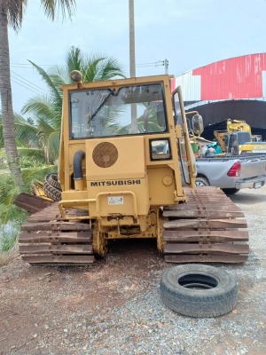 ขายจ้า..รถดันดิน MITSUBISHI BD2J ทู แทรคเมตร สภาพสวยมาก พร้อมตู้แอร์ ลองระบบกันได้ทุกวัน โทร 089-3818694 จ๊อย