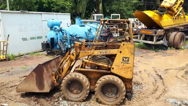ลุยได้ดีครับ เป็น 4WD รถตักล้อยาง BOBCAT เก่าญี่ปุ่น YANMAR เครื่องดีเซล ราคาไม่ถึงแสน พร้อมใช้