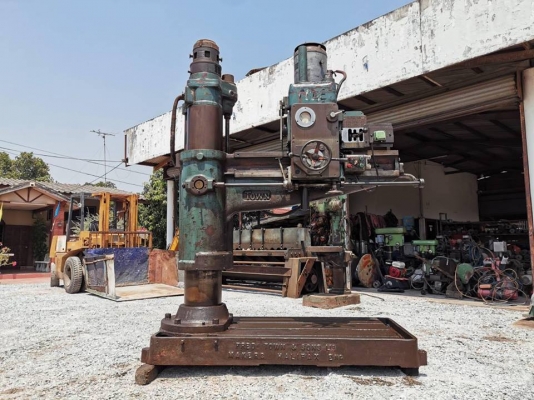 สว่านแขนเรเดียลยุโรป FRED TOWN &amp; SONS Made in ENGLAND รัสมีแขนยาว 1500 mm เดินฟีด/ออโต้/ขึ้นลงปก