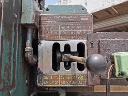สว่านแขนเรเดียลยุโรป FRED TOWN &amp; SONS Made in ENGLAND รัสมีแขนยาว 1500 mm เดินฟีด/ออโต้/ขึ้นลงปก