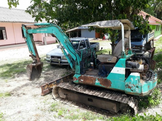 ปรับลดราคาเหลือ 165,000 ขายแบคโฮKOMATSU PC40-6 ราคา 200,000