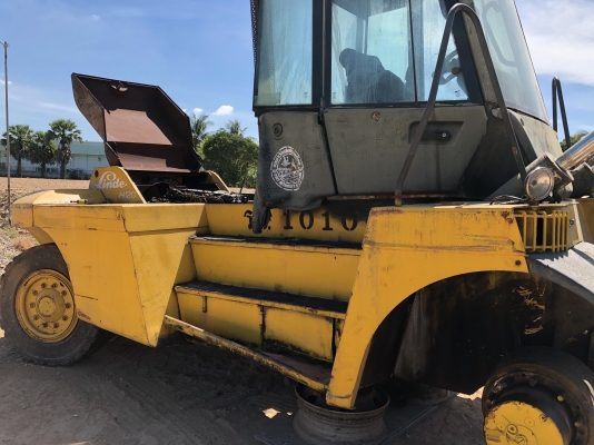 ขายรถโฟล์คลิฟ ยก 12 ตัน กับ 3.5. ตัน