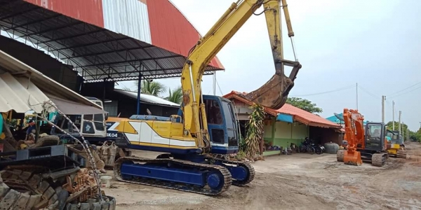 ขายจ้า..KOBELCO SK120-1 มาร์คทรี เก่าใน  สภาพดี ไฟฟ้าครบ เอกสารเล่มทะเบียน ลองระบบกันได้ทุกวัน โทร 089-3818694 จ๊อย