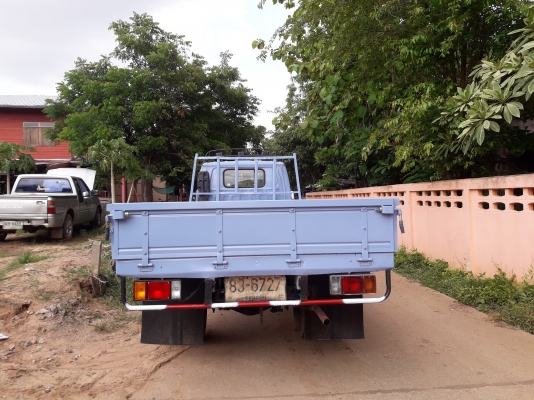 รถบรรทุกหกล้อ ISUZU NKR หัวการ์ตูน เครื่อง 120 แรงม้า