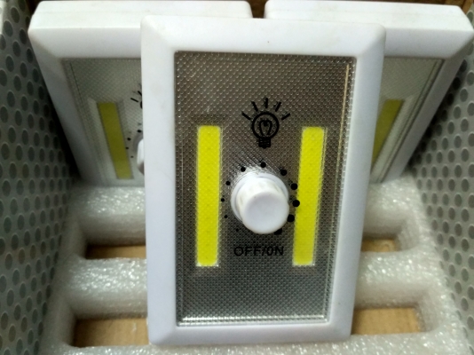 ไฟฉายพกพา LED แบบดรีมเมอร์