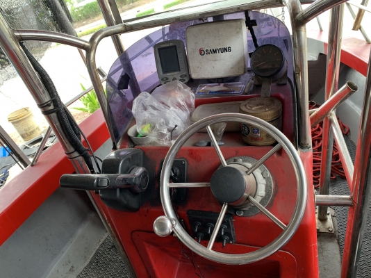 ขายเรือตกปลา15ฟุตครึ่งคับพร้อมทะเบียน