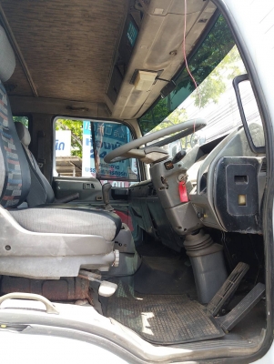 ขาย Hino 10 ล้อ (3H )195 แรง เพลาเดียว สวยพร้อมใช้ ราคา 630,000 สนใจ 089-5367218 081-4252943