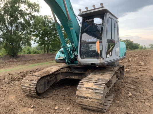 ขาย 795,000 บาท  KOBELCO SK 200 Mark 5 super  เก่านอก 2 ปี 12,xxx ชั่วโมง  มีลายแย๊ก เครื่องดี ปั้มแรง ไฟฟ้าครบ เอวแน่น ช่วงล่างสวย แอร์หนาว เอกสารเล่มทะเบียน. ป้ายแดงมามือเดียว รถพร้อมใช้งาน  รถอยู่  นครสววรค์ โทร 0626426323