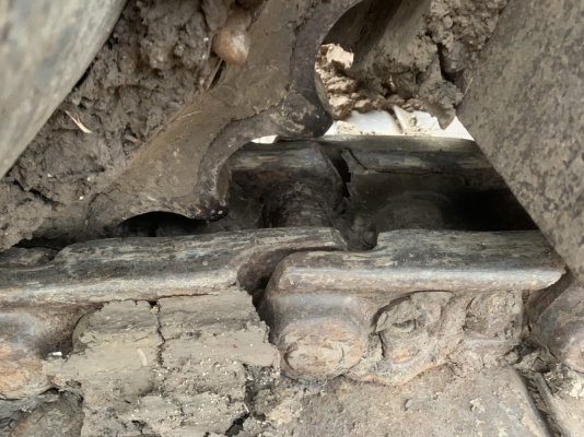 ขาย 795,000 บาท  KOBELCO SK 200 Mark 5 super  เก่านอก 2 ปี 12,xxx ชั่วโมง  มีลายแย๊ก เครื่องดี ปั้มแรง ไฟฟ้าครบ เอวแน่น ช่วงล่างสวย แอร์หนาว เอกสารเล่มทะเบียน. ป้ายแดงมามือเดียว รถพร้อมใช้งาน  รถอยู่  นครสววรค์ โทร 0626426323