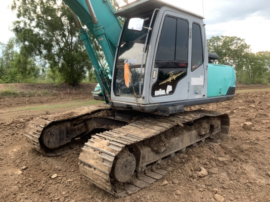 ขาย 795,000 บาท  KOBELCO SK 200 Mark 5 super  เก่านอก 2 ปี 12,xxx ชั่วโมง  มีลายแย๊ก เครื่องดี ปั้มแรง ไฟฟ้าครบ เอวแน่น ช่วงล่างสวย แอร์หนาว เอกสารเล่มทะเบียน. ป้ายแดงมามือเดียว รถพร้อมใช้งาน  รถอยู่  นครสววรค์ โทร 0626426323