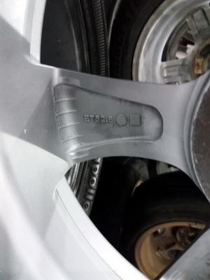 5500/4วง ล้อ17นิ้ว 5รู114 Enkei ET52.5 กว้าง 6.5   ใส่เก๋งกะบะได้หลายรุ่น ตจว จัดส่งครับ  -กด www.phongcar2481.com มีสินค้าอีก -โทร 092-567-7374 และ 091-816-4725 พี LINE: PC2481 -ตจว จัดส่งถึงบ้าน พร