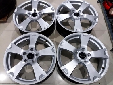 5500/4วง ล้อ17นิ้ว 5รู114 Enkei ET52.5 กว้าง 6.5   ใส่เก๋งกะบะได้หลายรุ่น ตจว จัดส่งครับ  -กด www.phongcar2481.com มีสินค้าอีก -โทร 092-567-7374 และ 091-816-4725 พี LINE: PC2481 -ตจว จัดส่งถึงบ้าน พร