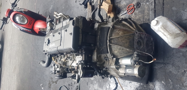 เครื่องยนต์ Isuzu 4HF1 130 แรงม้า เก่านอก เครื่องยนต์ Isuzu 4HF1 130 แรงม้า เก่านอก