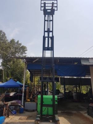 รถไฟฟ้าโตโยต้า รุ่น 5 ขนาด 2 ตัน เสายกสูง 7 เมตร