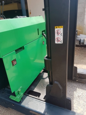 รถไฟฟ้าโตโยต้า รุ่น 5 ขนาด 2 ตัน เสายกสูง 7 เมตร