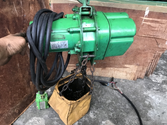 ขายรอกไฟฟ้า Speed(Futaba) 500Kg. 380V made in Japan สภาพสวยมาก วิ่งนิ่ม พร้อมใช้งาน ขายรอกไฟฟ้า Speed(Futaba) 500Kg. 380V made in Japan สภาพสวยมาก วิ่งนิ่ม พร้อมใช้งาน